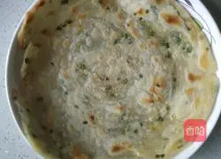 Illustration of how to make scallion pancakes 9