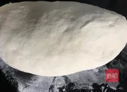 Illustration of how to make steamed stuffed buns stuffed with lotus root and pickled cabbage 14