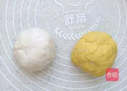 Illustration of how to cut steamed buns with two-color knife 5