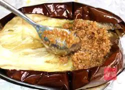 Illustration of how to make eggplant with minced meat 11