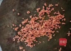 Illustration of how to make cucumber and egg pancakes 4