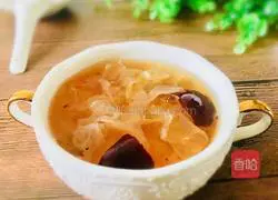 Illustration of how to make saponin, rice peach gum and white fungus soup 1