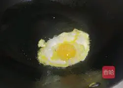 Illustration of how to make some noodles in five minutes 3