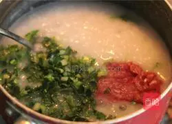 Illustration of how to make vegetable and minced meat porridge 4