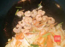 Illustration of how to make shrimp fried noodles 8