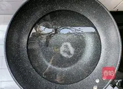 Illustration of how to make pork and beans stuffed buns 7