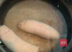 Illustration of how to make volcanic stone sausage pasta 1