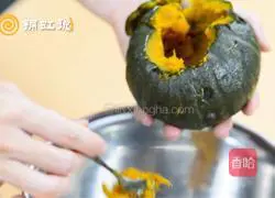 Halloween ~ Pumpkin Soup Recipe Illustration 4