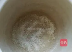 Illustration of how to make fragrant caramel milk tea 3