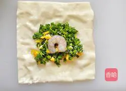 Illustration of how to make shrimp and leek box 5