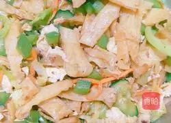 Illustration of how to make vegetable and egg fried pancakes 8