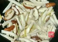 Illustration of how to make mushroom and egg noodles 7