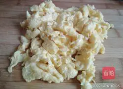 Illustration of how to make shepherd's purse and egg dumplings 2