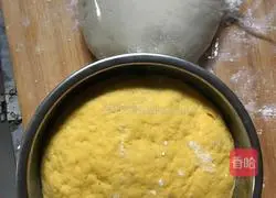 Illustration of three-color steamed buns 7