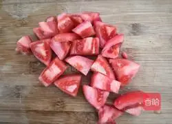 Illustration of how to make tomato, enoki and mushroom tofu soup 4