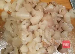 Illustration of how to make pig skin cold 3