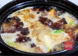 Illustration of how to cook abalone ribs and stewed potatoes 13