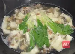 Illustration of making seafood noodles 10