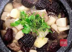 Illustration of how to make healthy taro ribs soup 15