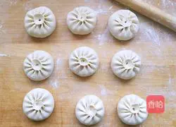 Illustration of how to make zucchini and pork buns 18