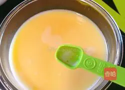 Illustration of how to make shredded pork and egg custard 4