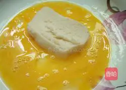 Illustration of how to make egg-flavored steamed bun slices 5