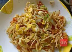 Illustration of how to make fried handmade noodles 7