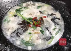 Green vegetables and fish fillets Illustration of how to make soup 9