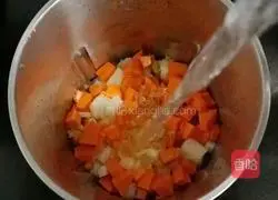 Illustration of how to make Sydney Pumpkin and Tremella Soup 6