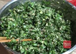 Illustration of how to make local vegetable pork glutinous rice balls 6