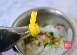 Illustration of how to make cold cucumber 10