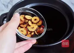 Peach gum saponin rice stewed in milk Practice illustration 6