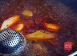 Illustration of how to make spicy braised chicken feet 6