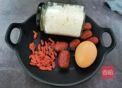 Illustration of how to make red date and egg glutinous rice soup 1