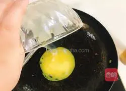 Illustration of how to make Shengzhou stir-fried noodles 8