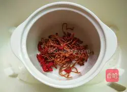 Cordyceps Flower and Wolfberry Lean Meat Soup Illustration 5