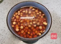 Illustration of how to make peanut rice milk 3