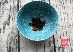 Illustration of how to make sweet longan, red date and egg soup 3