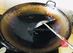 Illustration of how to make mushroom and mutton noodles 4