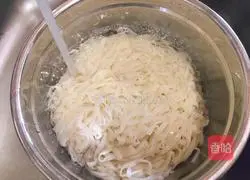 Illustration of Korean spicy sauce noodles 2