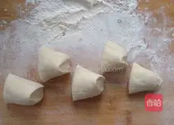 Illustration of how to make carrot meat buns 9