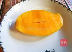 Mango Milkshake Recipe Illustration 3