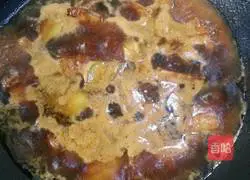 Illustration of how to make potato roast pork 12