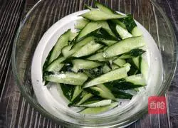 #Hebei cuisine#Recipe of refreshing cucumber 3