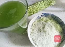 Illustration of how to make bitter melon and pear juice 5