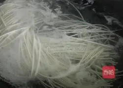 Illustration of how to make clear noodle soup 3