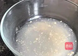 Illustration of how to make small dumpling steamed buns with grass on the head 1