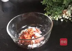 Illustration of how to make spicy fried corn kernels with minced meat 2