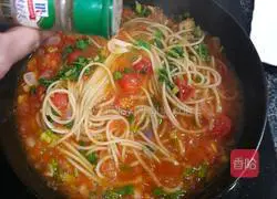 Illustration of how to make red sauce tomato pasta 12