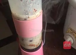 Illustration of how to make rice cooker red date mud cake 3